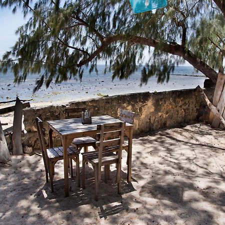 Cemara Beachfront Suite Mondu Zewnętrze zdjęcie