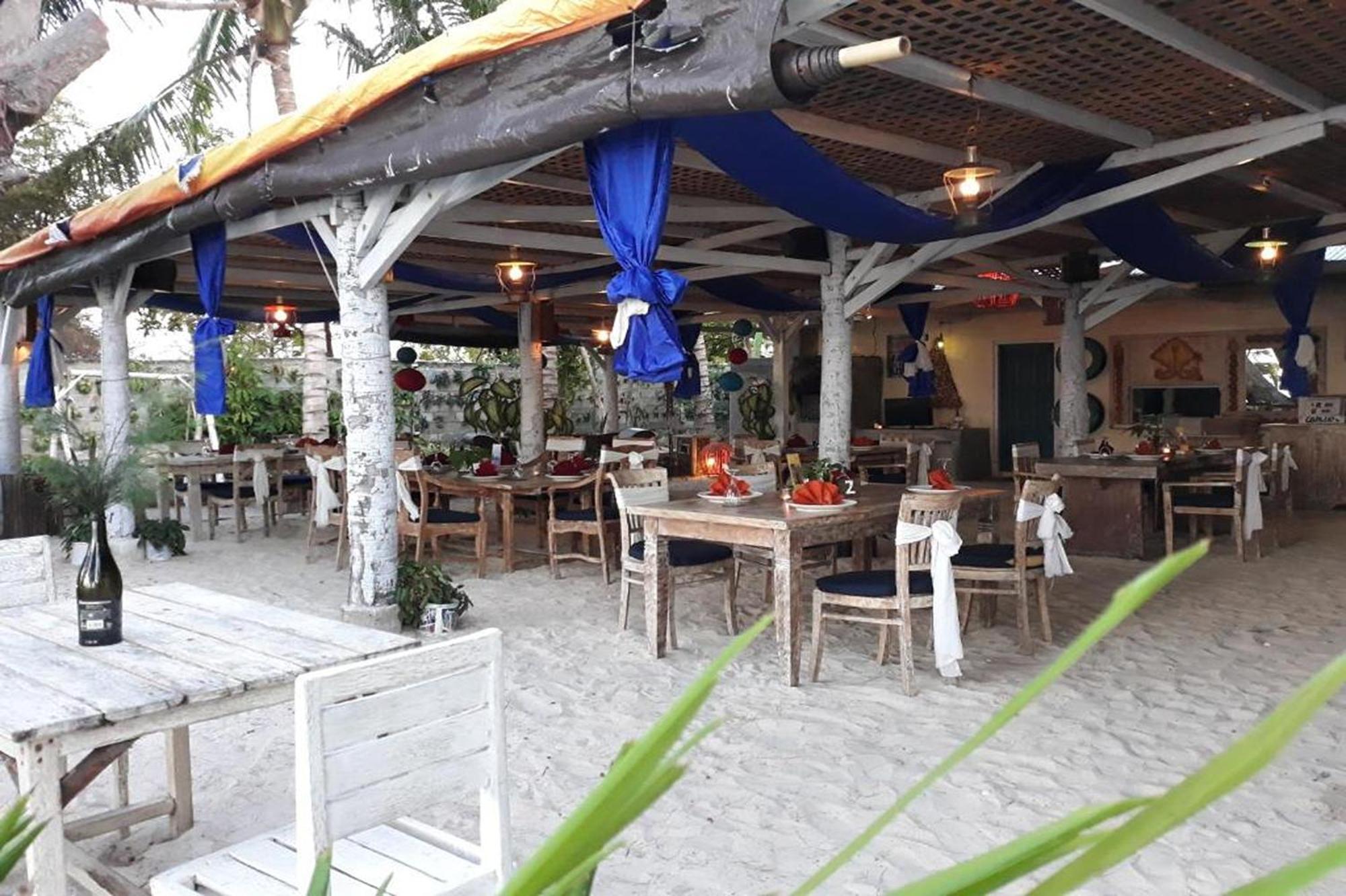 Cemara Beachfront Suite Mondu Zewnętrze zdjęcie